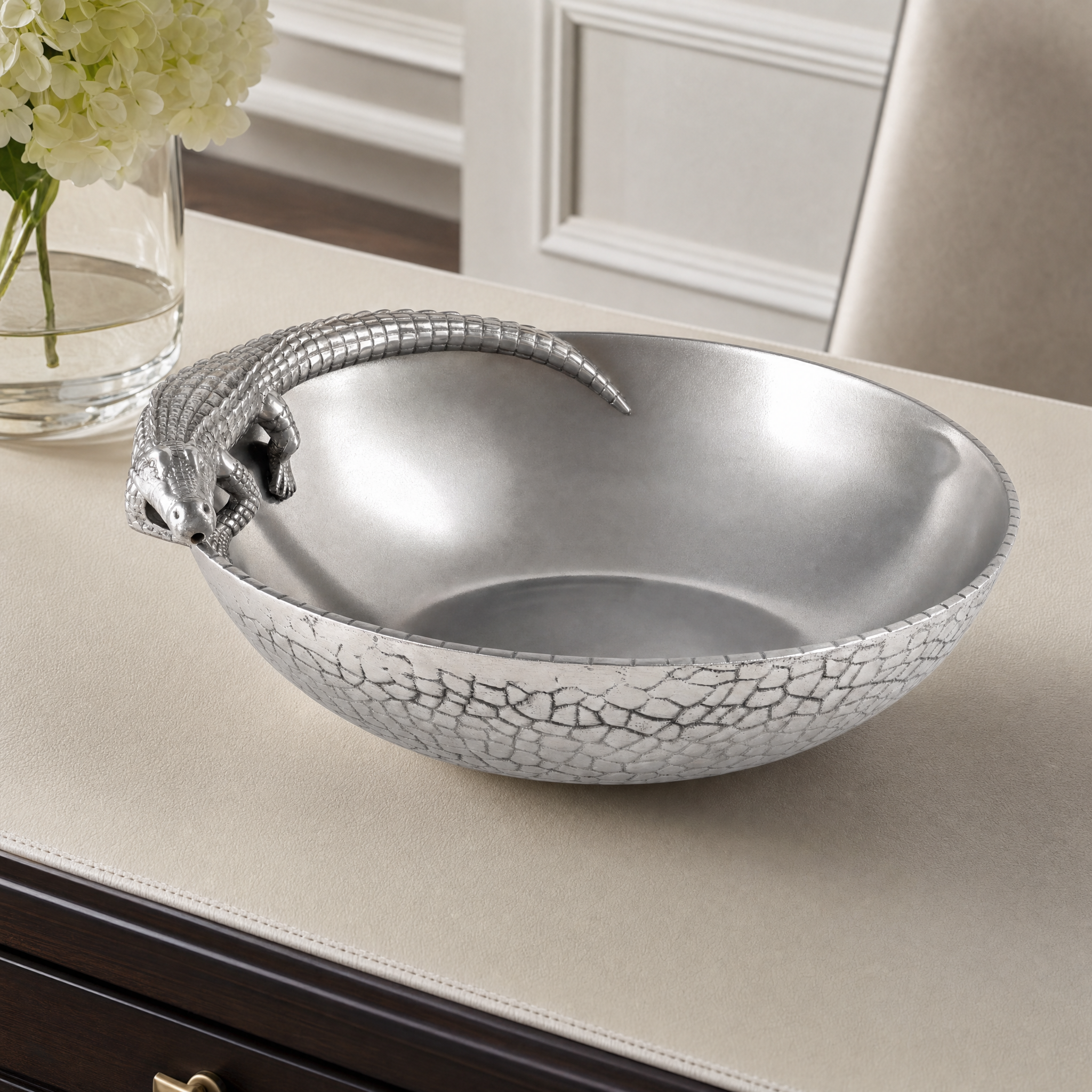 Alligator Figural 12 Bowl
