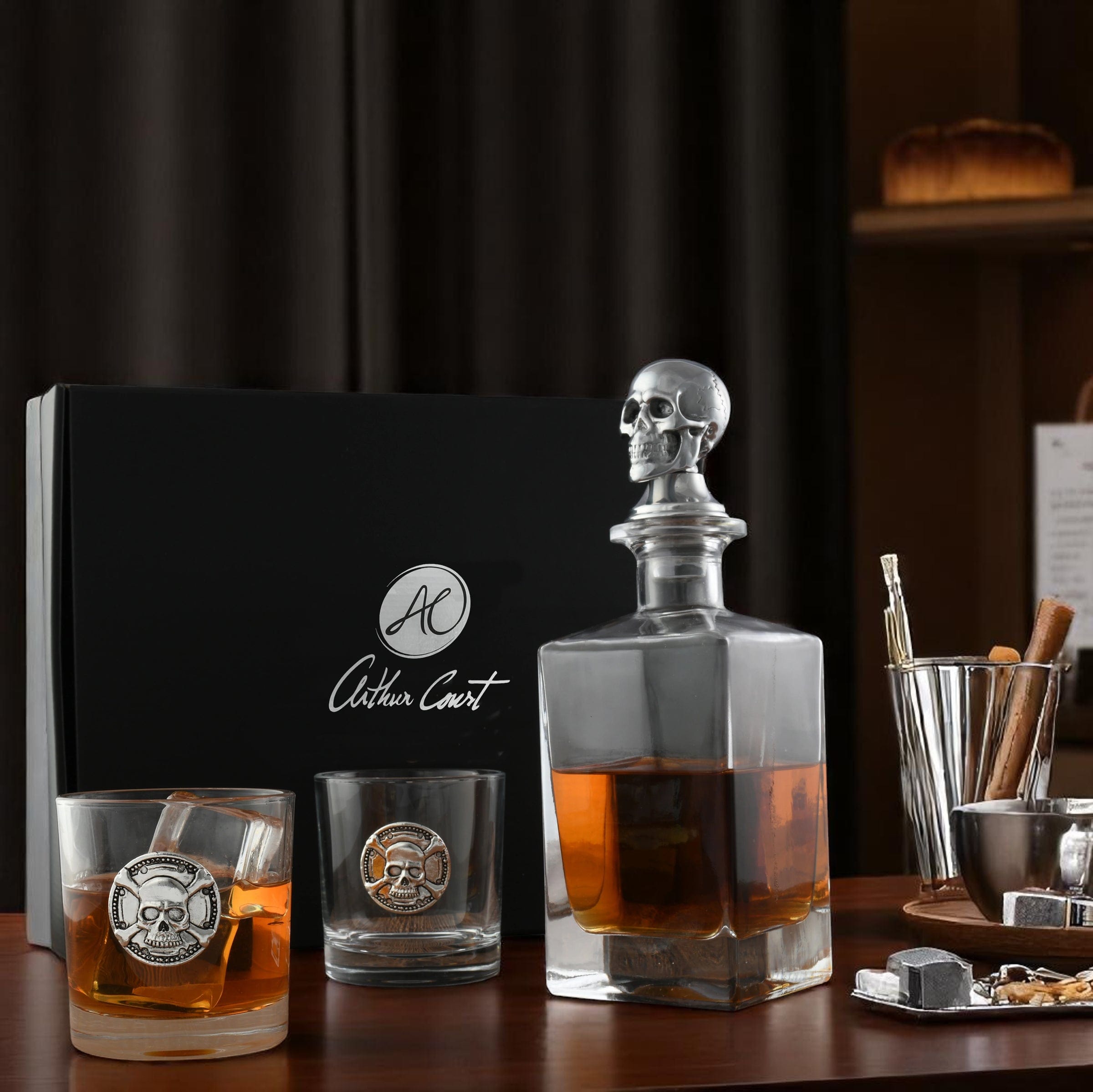 Skull Decanter Set with a set Double old Glasses